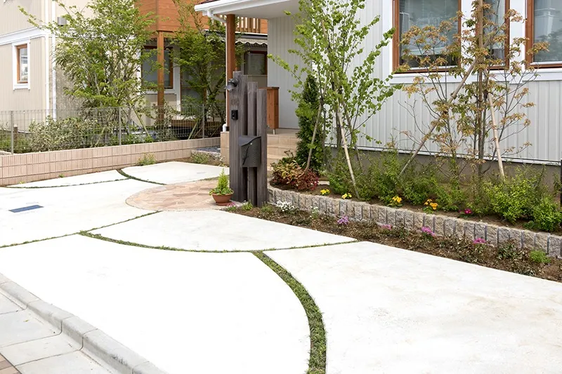 ご家庭の庭をより快適にする駐車場工事